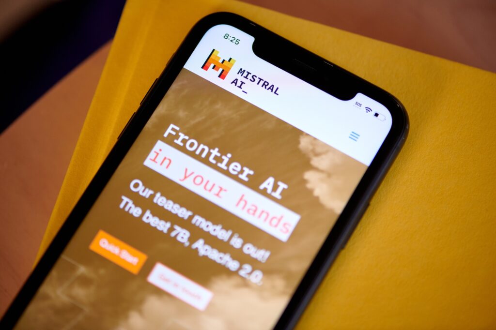 Microsoft заключает сделку с французским Mistral, конкурентом OpenAI